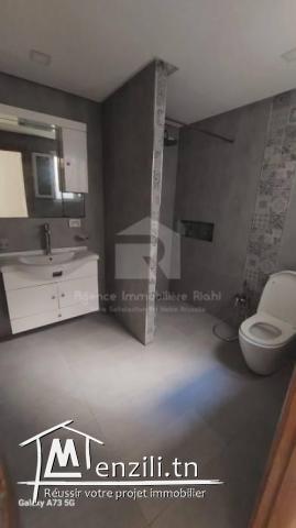 À LOUER (Annuelle) un appartement s3 non meublé  situé à Hammem Sousse bhayer