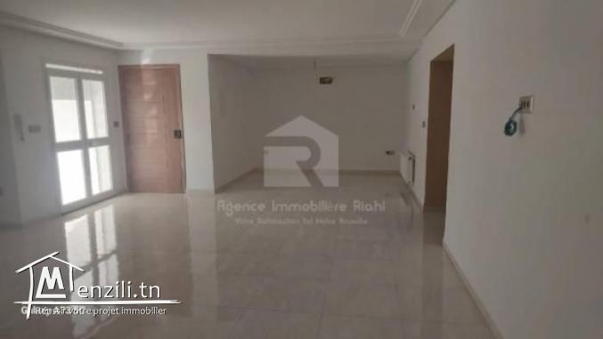 À LOUER (Annuelle) un appartement s3 non meublé  situé à Hammem Sousse bhayer