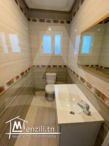 Location d'un étage indépendant  s3 vide à la Marsa