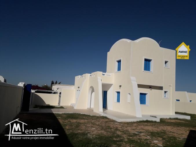 A vendre grande villa proche centre ville Midoun ZU