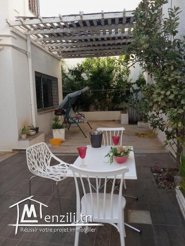 villa luxueux avec piscine à Ennasr 2