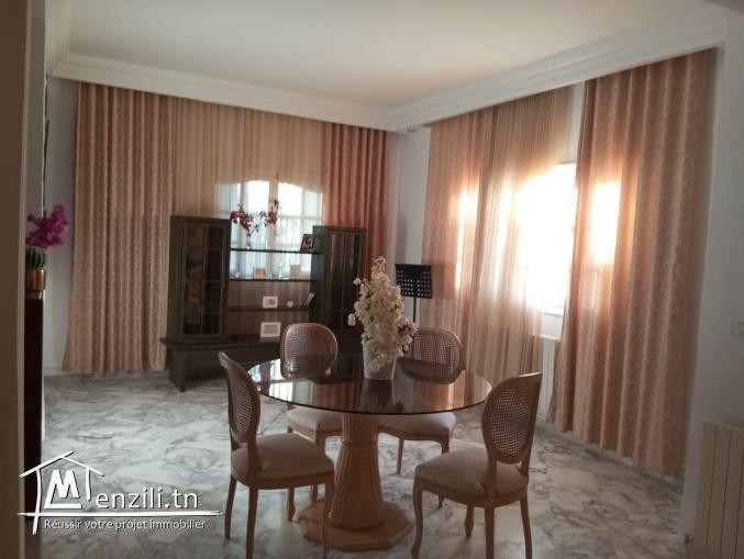 villa luxueux avec piscine à Ennasr 2