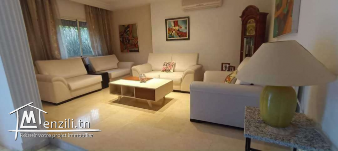 villa luxueux avec piscine à Ennasr 2