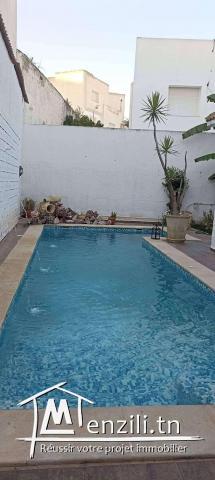 villa luxueux avec piscine à Ennasr 2