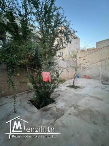 A VENDRE une masion S3 situé à cité Erriadh 1