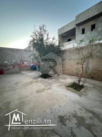 A VENDRE une masion S3 situé à cité Erriadh 1
