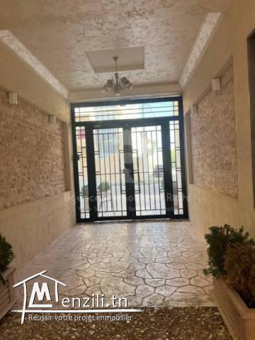 A VENDRE un appartement S3 situé à cité Erriadh