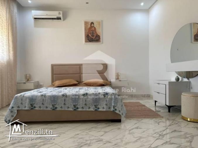 A VENDRE une villa S4 avec Piscine situé à Hergla