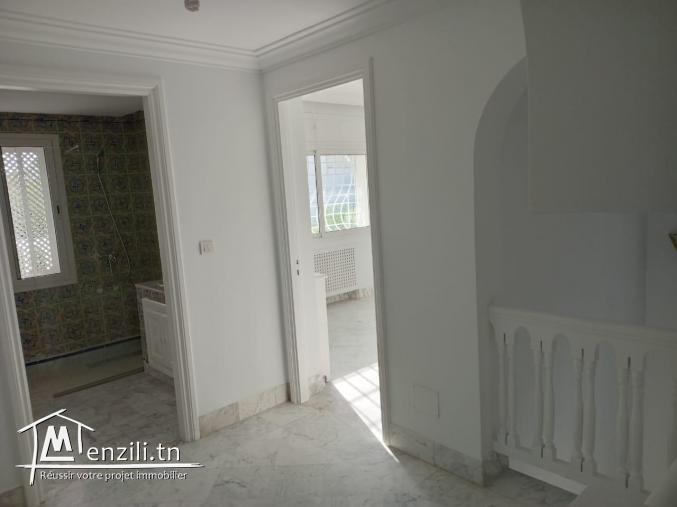 A louer une villa s4 vue mer à la marsa