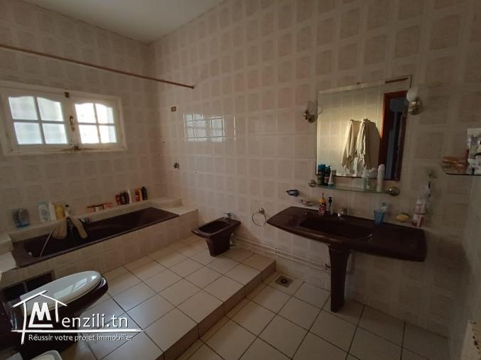 Jolie villa tres bien orientée