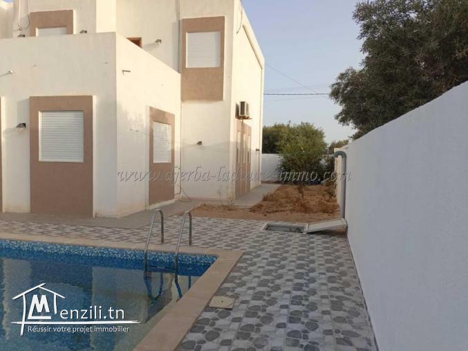 Jolie Villa Avec Piscine A Vendre À Houmt Souk