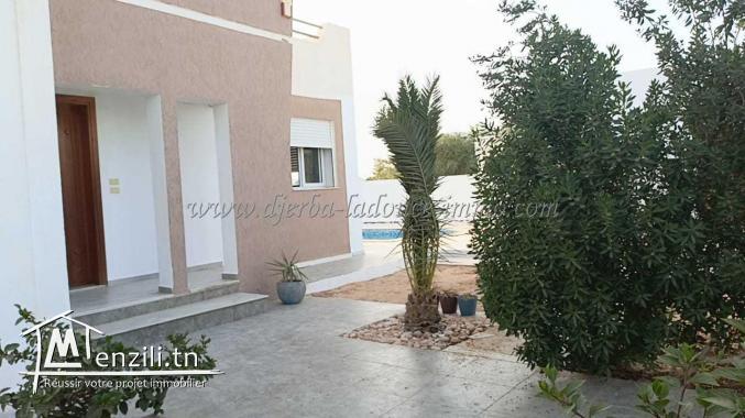 Jolie Villa Avec Piscine A Vendre À Houmt Souk