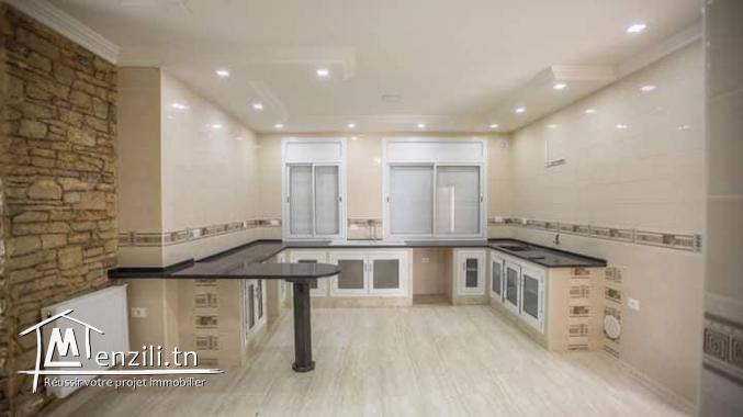 Agréable TRIPLEX Indépendant, Sans Meuble Dédié Pour La Location Long Terme