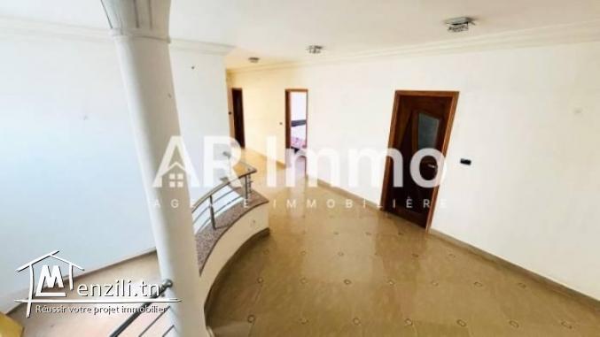 À vendre  Villa haut standing à Ras Jbal à 5 minutes de la plage