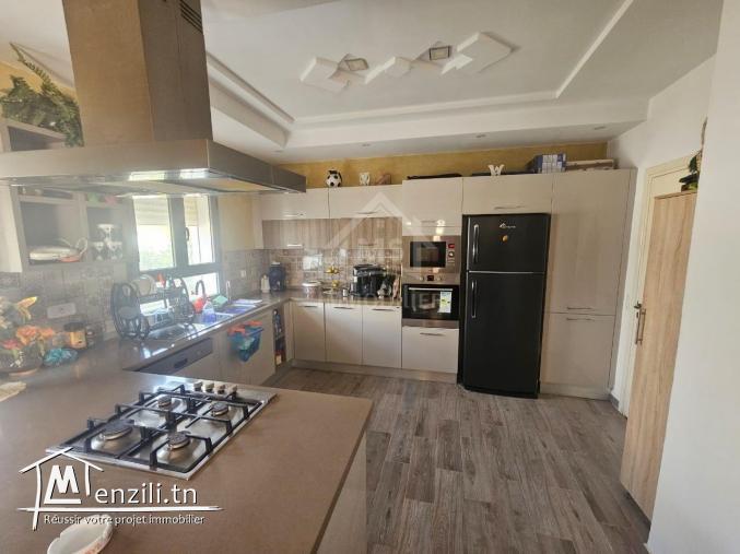 Coquette villa S+3 avec piscine et jardin à vendre 51355351