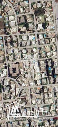 terrain a la Marsa cite les pins