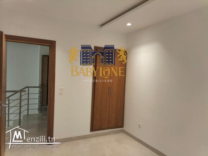 A vendre un duplex en s3 aux jardins de carthage