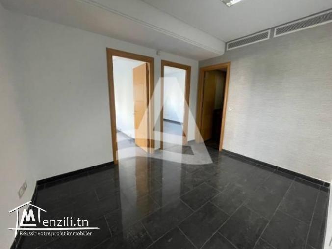 A vendre Bureau au coeur de lac 2