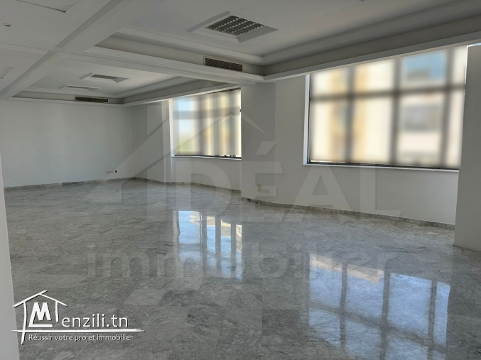 AV Bureau de 213m² au Lac1