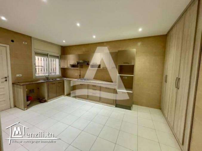 Location d'un spacieux appartement à la Marsa
