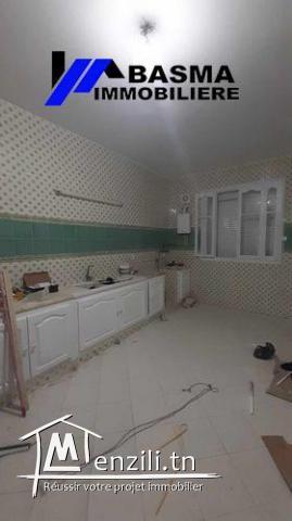 Un appartement s+2 à louer situé à khzema