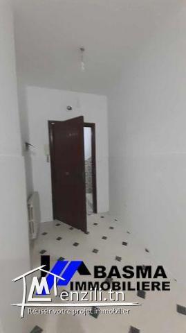 Un appartement s+2 à louer situé à khzema
