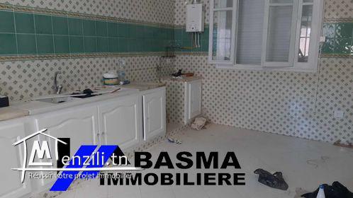 Un appartement s+2 à louer situé à khzema