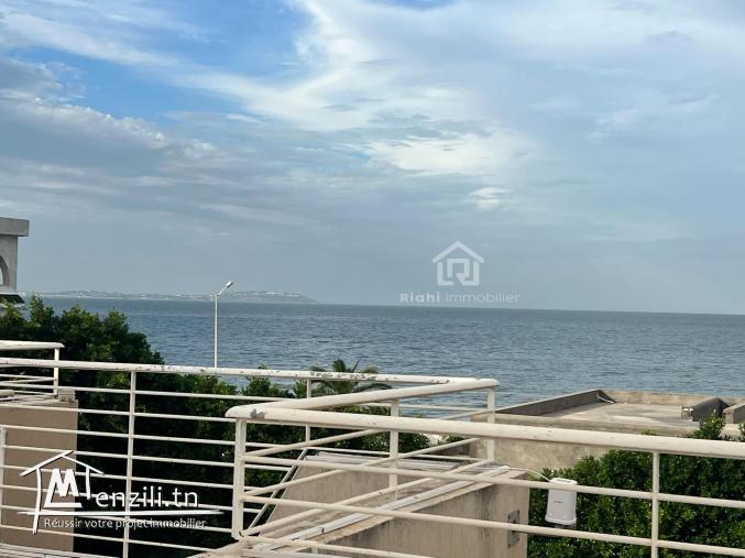 une Villa de très Haut Standing bâtie sur trois niveaux