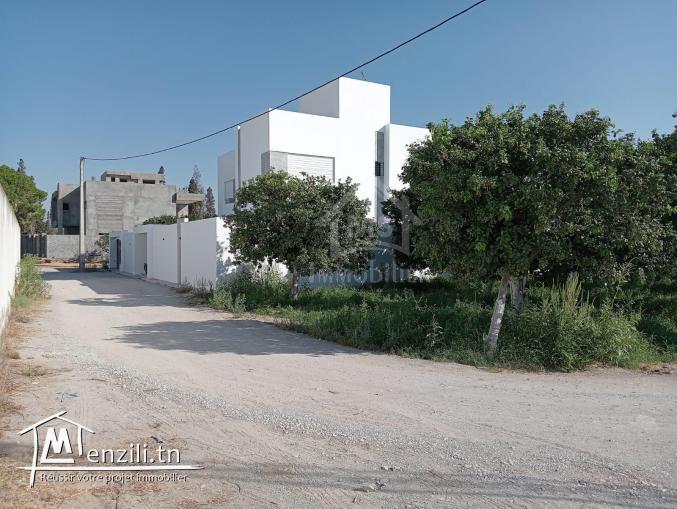 Terrain de 423 m² dans la zone de Sidi Mahressi à vendre 51355351