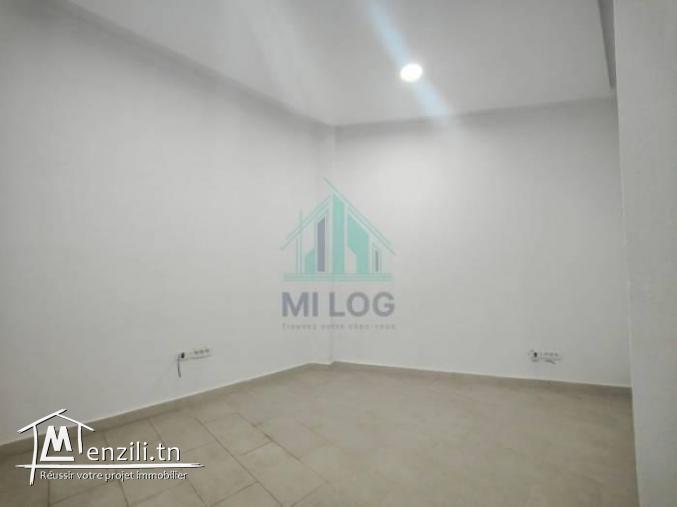 Un dépôt de 245 m² à sidi rezig