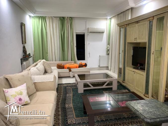 A vendre un appartement au 5ème étage à Ennasr 2