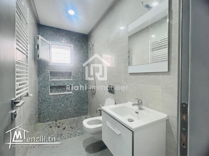 A louer villa s+4 haut standing a Rades