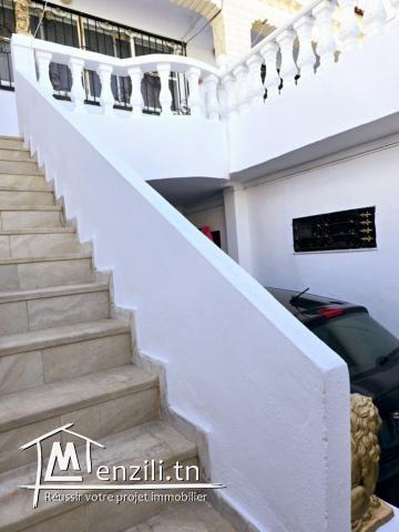 À Vendre : Superbe Villa de Style Américain sur Trois Niveaux.