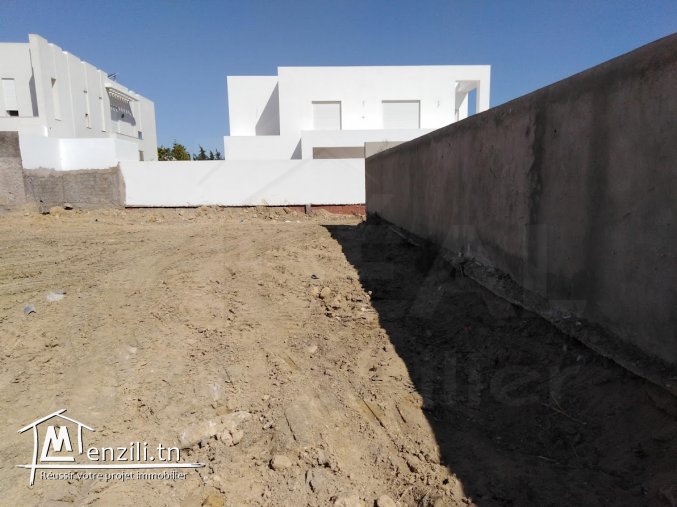 AV Terrain de 660m² à Chotrana3- La soukra