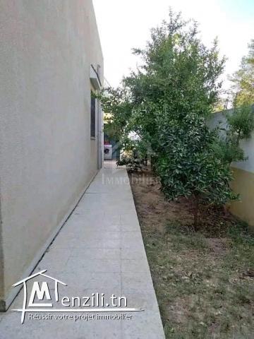 Belle maison S+3 avec jardin à vendre à Hammamet Sud