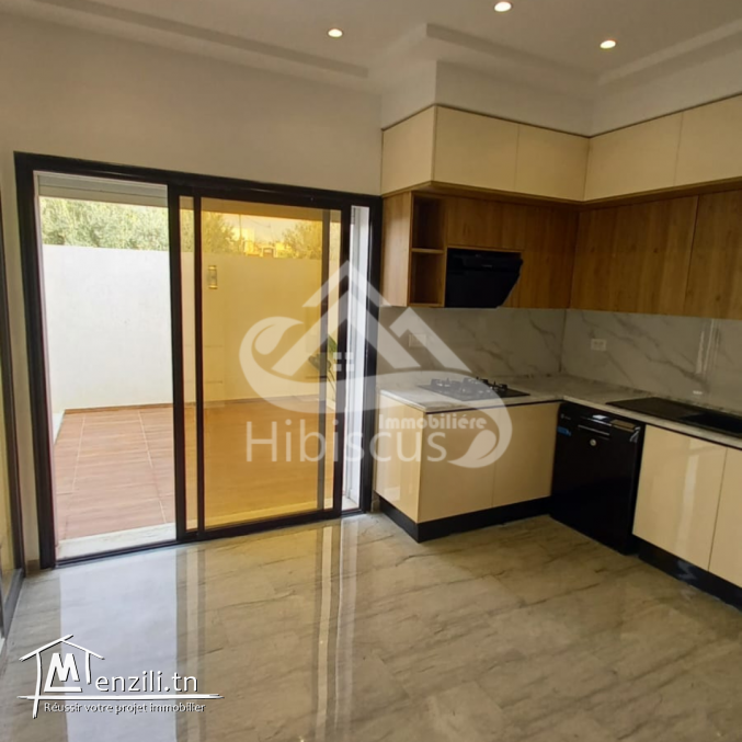 Une superbe villa S+4, dotée d'un petit jardin et d'une piscine privée, située à Hamma...