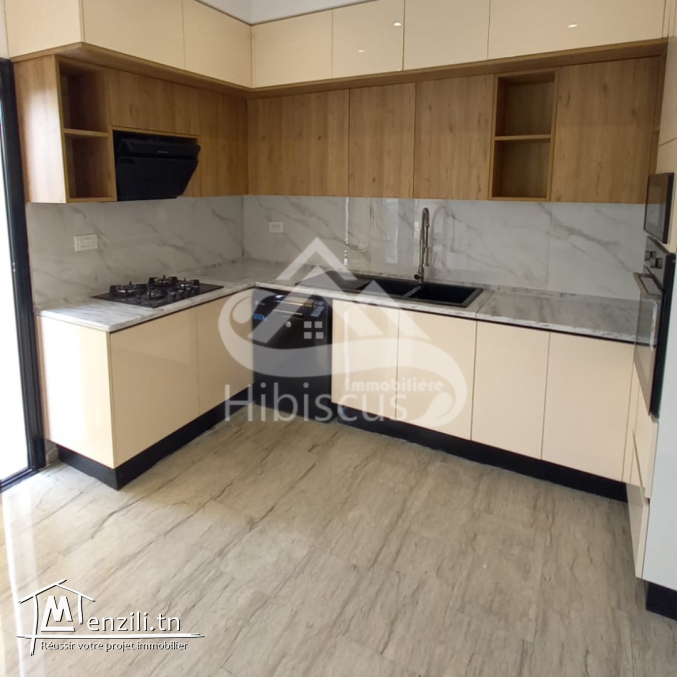 Une superbe villa S+4, dotée d'un petit jardin et d'une piscine privée, située à Hamma...