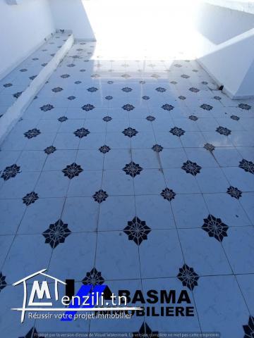 Un immeuble de sept appartement de type s+2