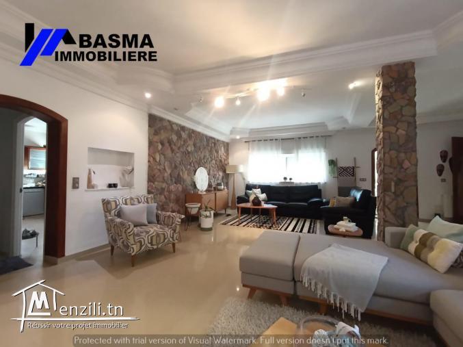 Une villa s+8 de 380m² à vendre situé à Hay zahra