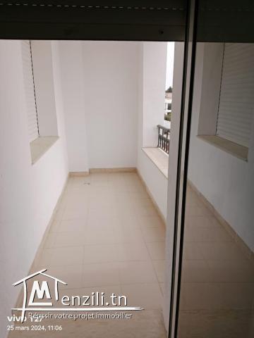 Appartement S+3 en excellent état