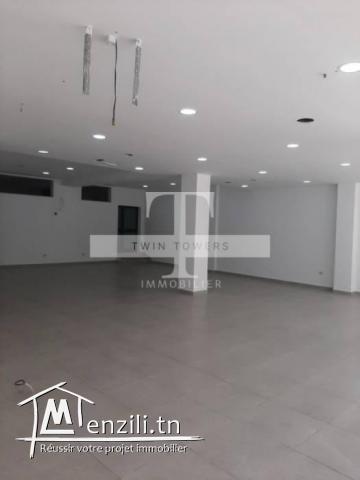 Local Commercial de 200 m² à louer