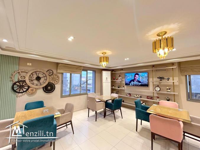 Immeuble R+5 avec Café-Restaurant Actif à Messadine