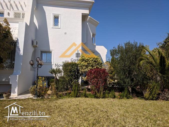 Somptueuse Villa de Prestige à Vendre à Monastir