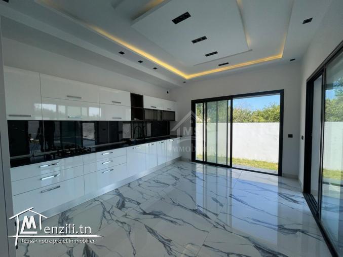 Villa toute neuve S+4 avec piscine à Hammamet Zone Craxi à vendre 51355351