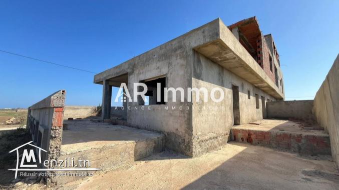 Villa Inachevée de 320 m² à Hammam Leghzaz