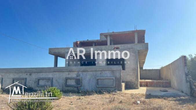 Villa Inachevée de 320 m² à Hammam Leghzaz