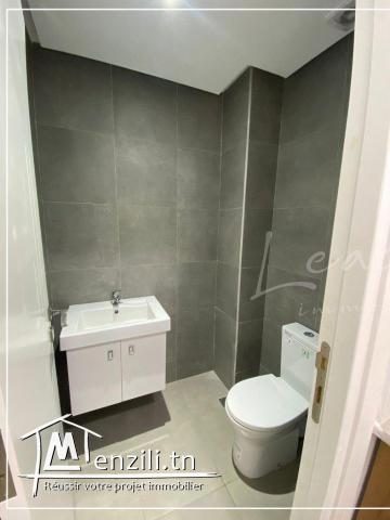 Bureau commercial à vendre dans une zone commerciale et stratégique : Barakat Al Sahel