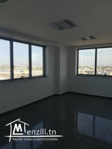 Super bureau hall plus 5 au centre urbain nord