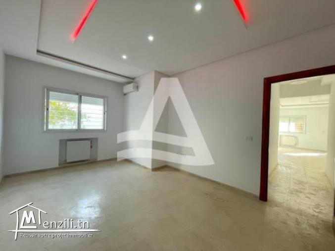 Location d'un appartement avec jardin à Cité Erriadh