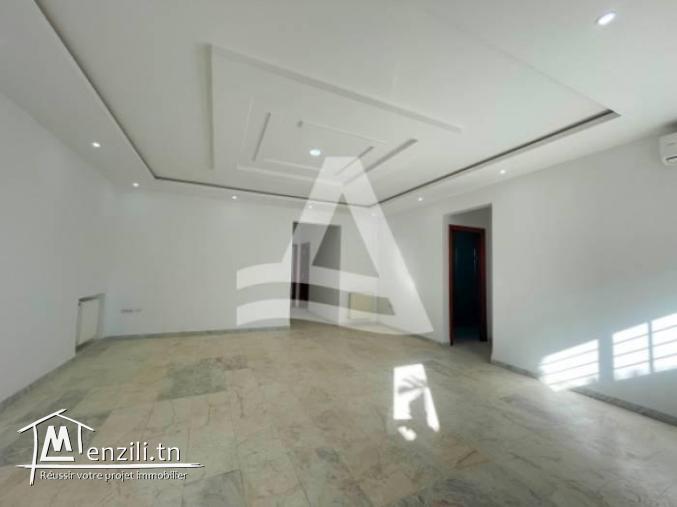 Location d'un appartement avec jardin à Cité Erriadh